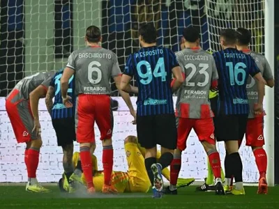 Sốc: CĐV Inter Milan mất ngón tay sau khi ném pháo hoa suýt hạ sát thủ môn Indonesia