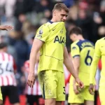Gary Neville 'bóc trần' Tottenham: Đội hình chắp vá, mất kết nối đáng báo động! 1