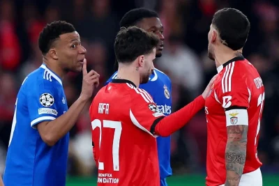 Sốc: Mbappe lên tiếng đòi UEFA CẤM VĨNH VIỄN cầu thủ Benfica sau scandal phân biệt chủng tộc với Vinicius 1